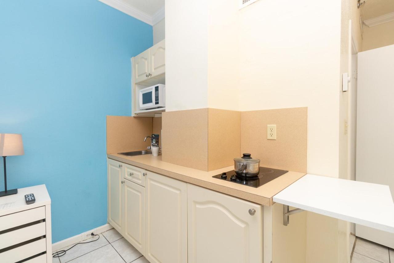 433 Studio Hollywood Beach Dania Beach Exterior photo