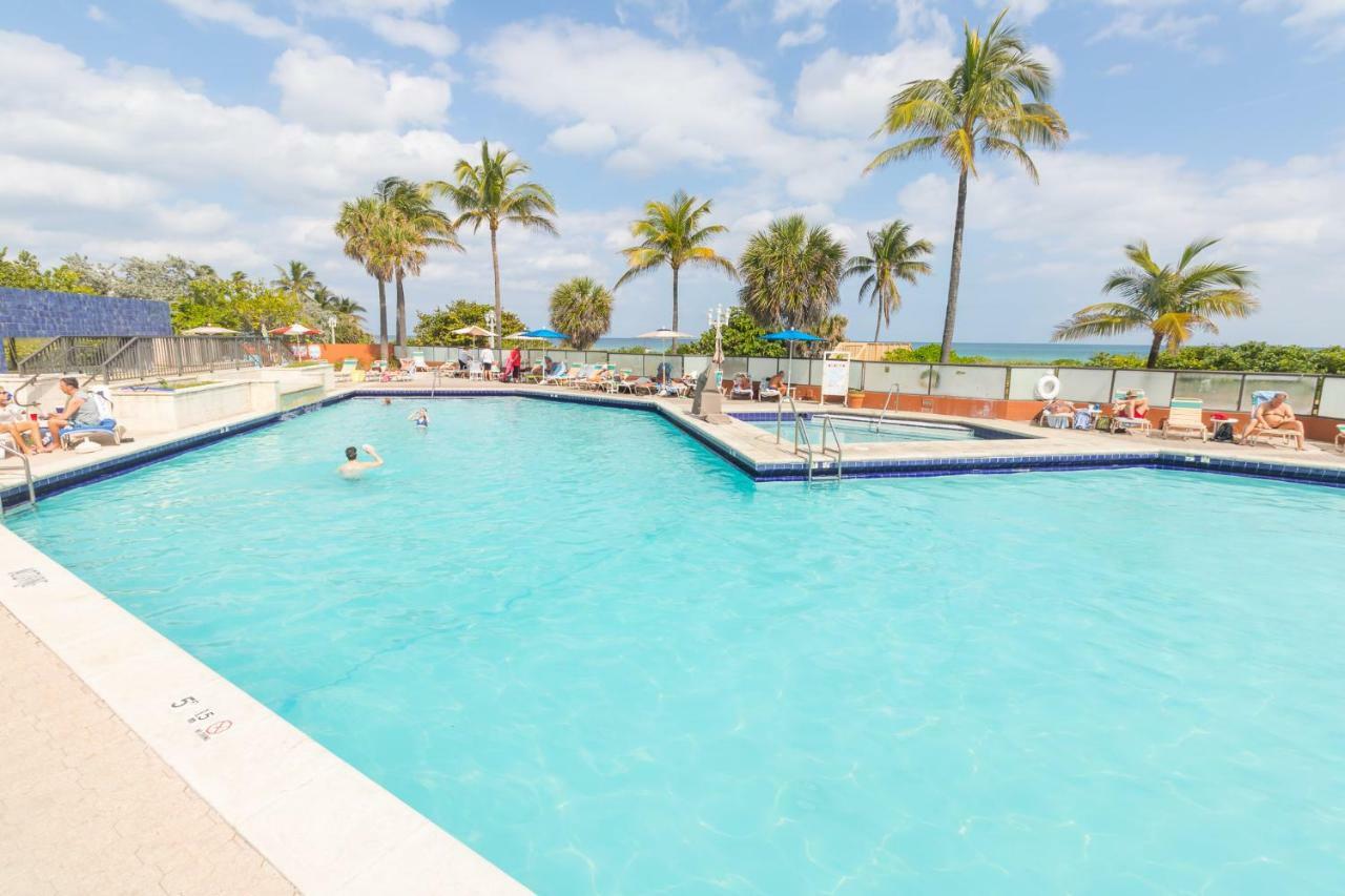433 Studio Hollywood Beach Dania Beach Exterior photo