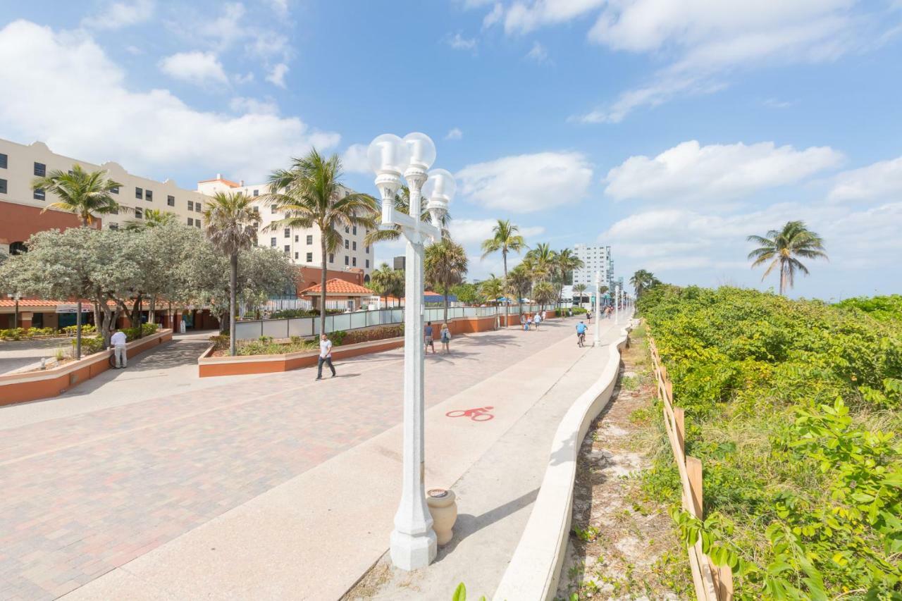 433 Studio Hollywood Beach Dania Beach Exterior photo